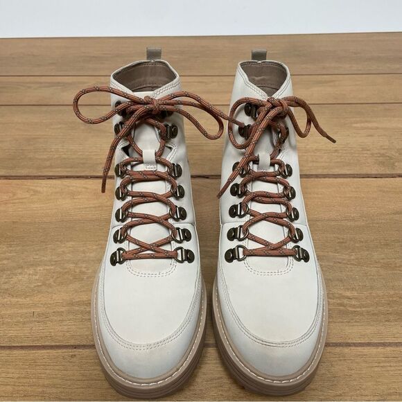 Teva Midform Lace Up Boots in Ivory Size 8.5 - Picture 2 of 7